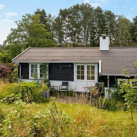 Classic Swedish-inspired Semesterbostad Fårevejle